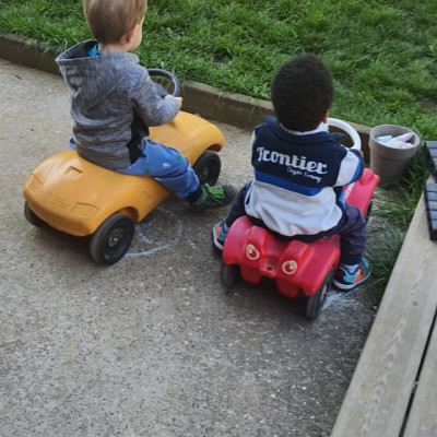 Bewegung mit Bobycars